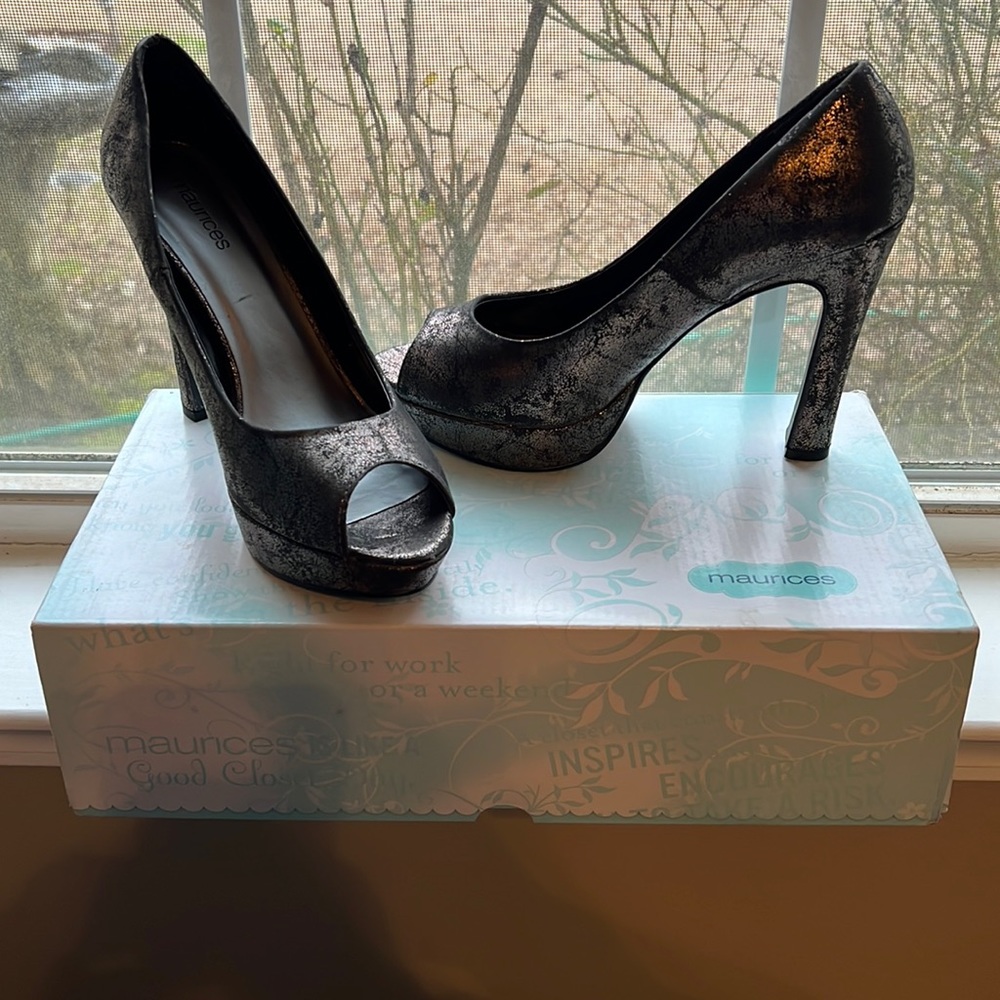 Maurice’s Peep toe heel